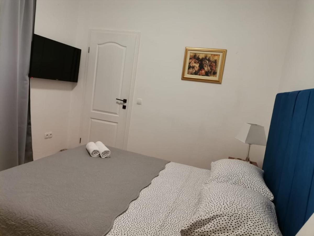 Seaview Apartments, Ventura Apartment