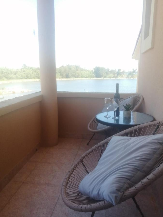 Seaview Apartments, Ventura Apartment *