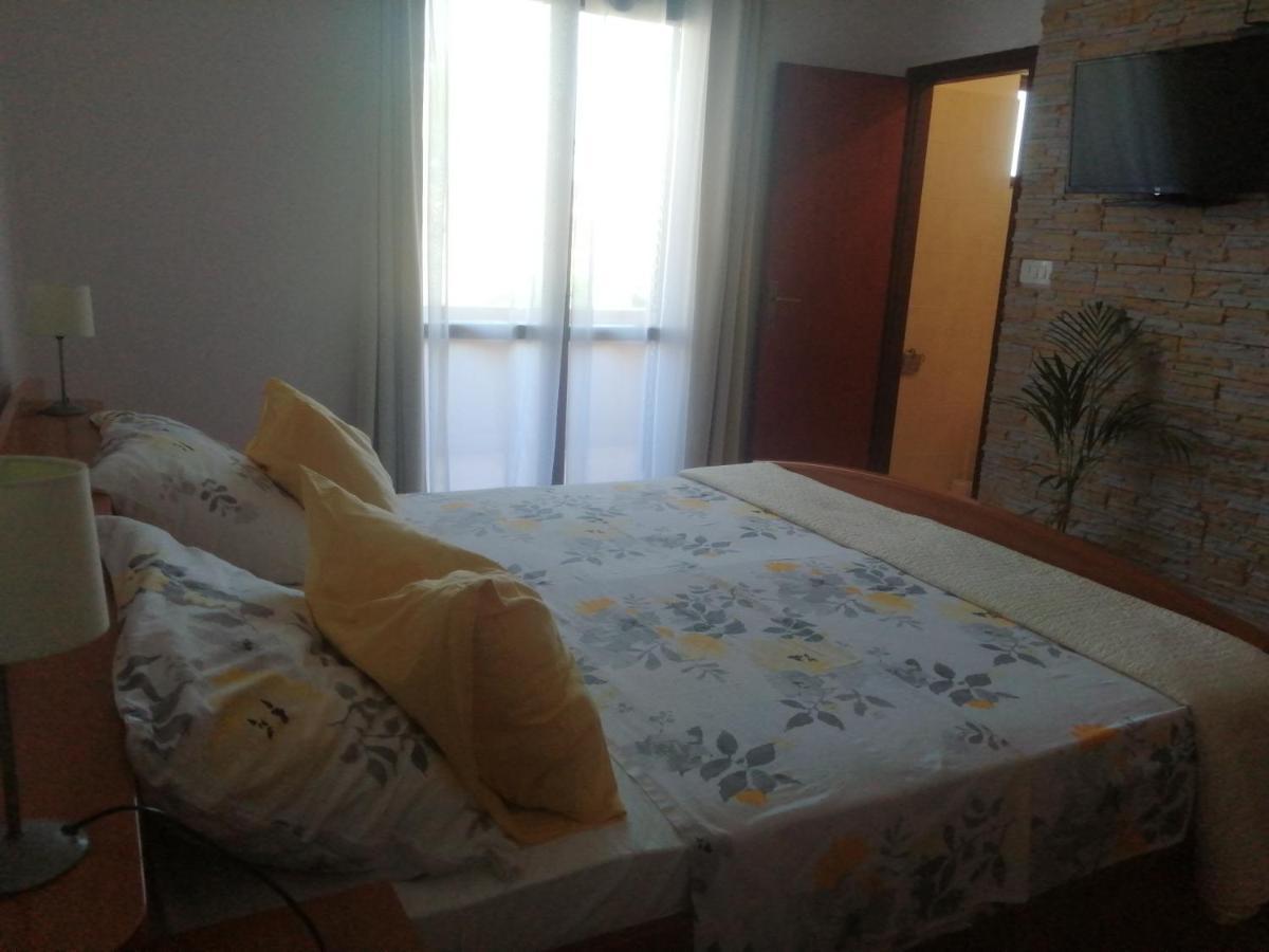Seaview Apartments, Ventura Apartment *