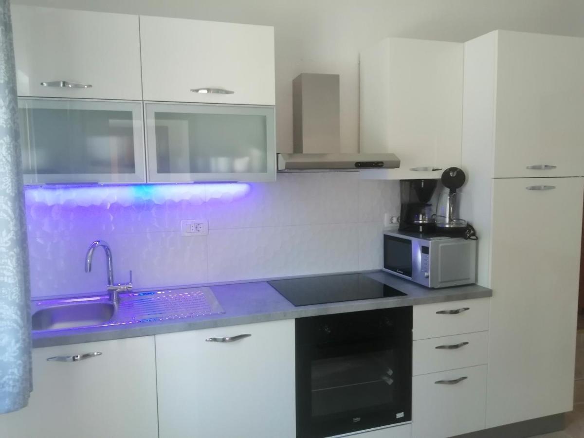 Seaview Apartments, Ventura Apartment Nin