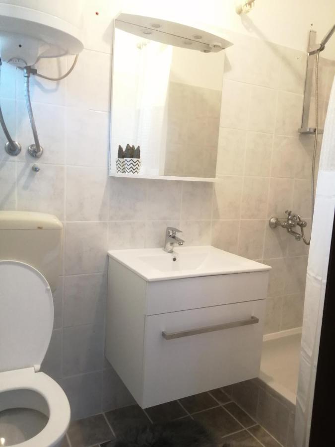Seaview Apartments, Ventura Apartment