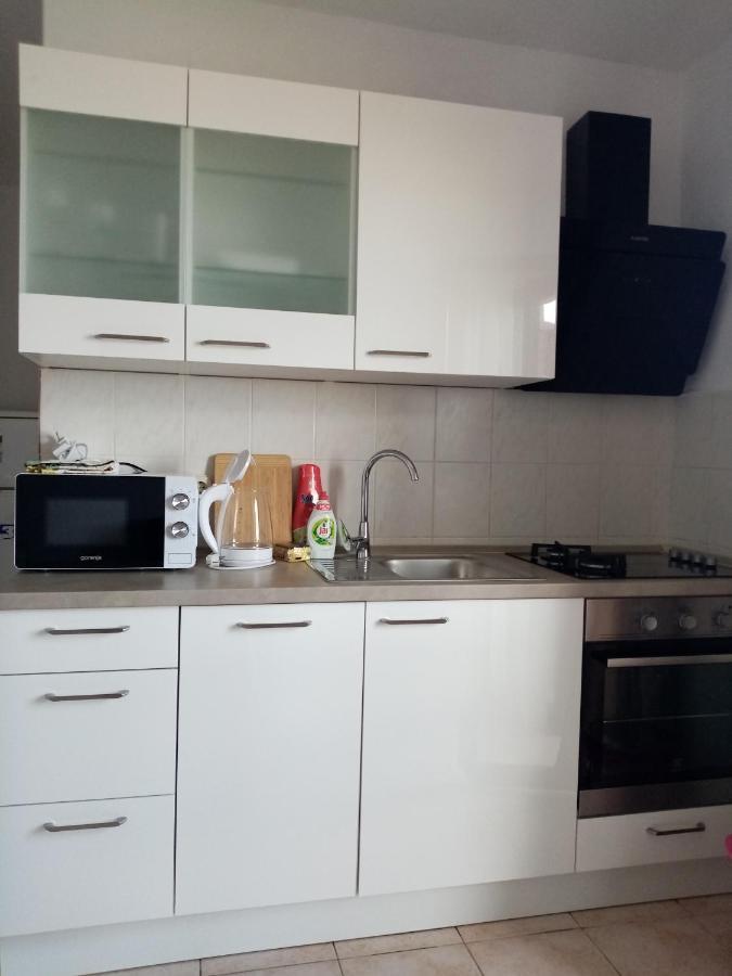 Seaview Apartments, Ventura Apartment Nin