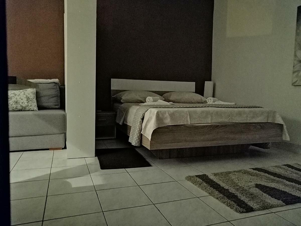 Seaview Apartments, Ventura Apartment Nin