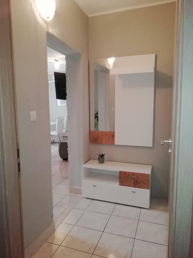 Seaview Apartments, Ventura Apartment