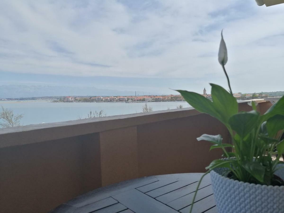 Seaview Apartments, Ventura Nin