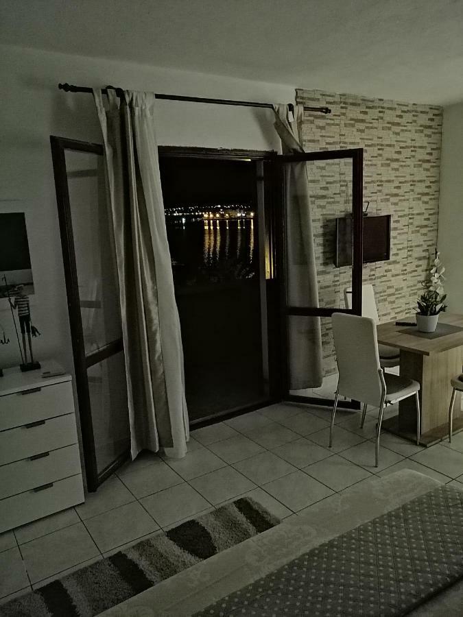 Seaview Apartments, Ventura Apartment Nin