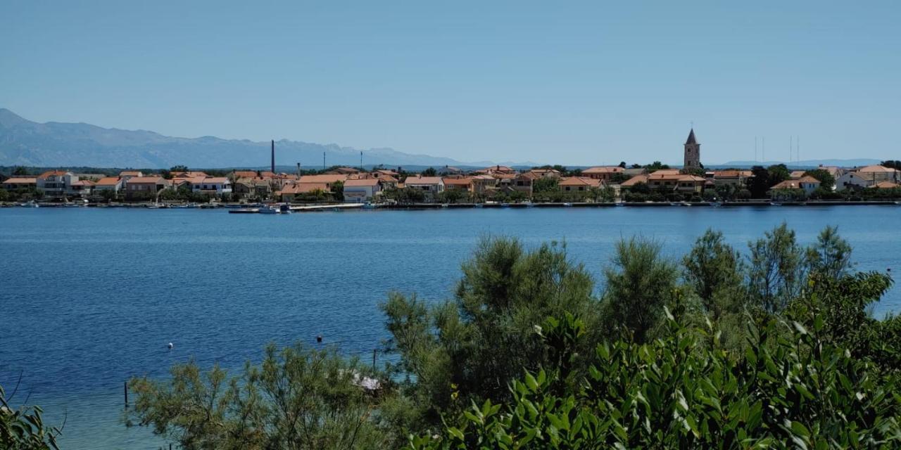 Seaview Apartments, Ventura Nin